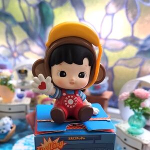 🌟New 'Hacipupu' Monkey Phone Designer Figure From PopMart